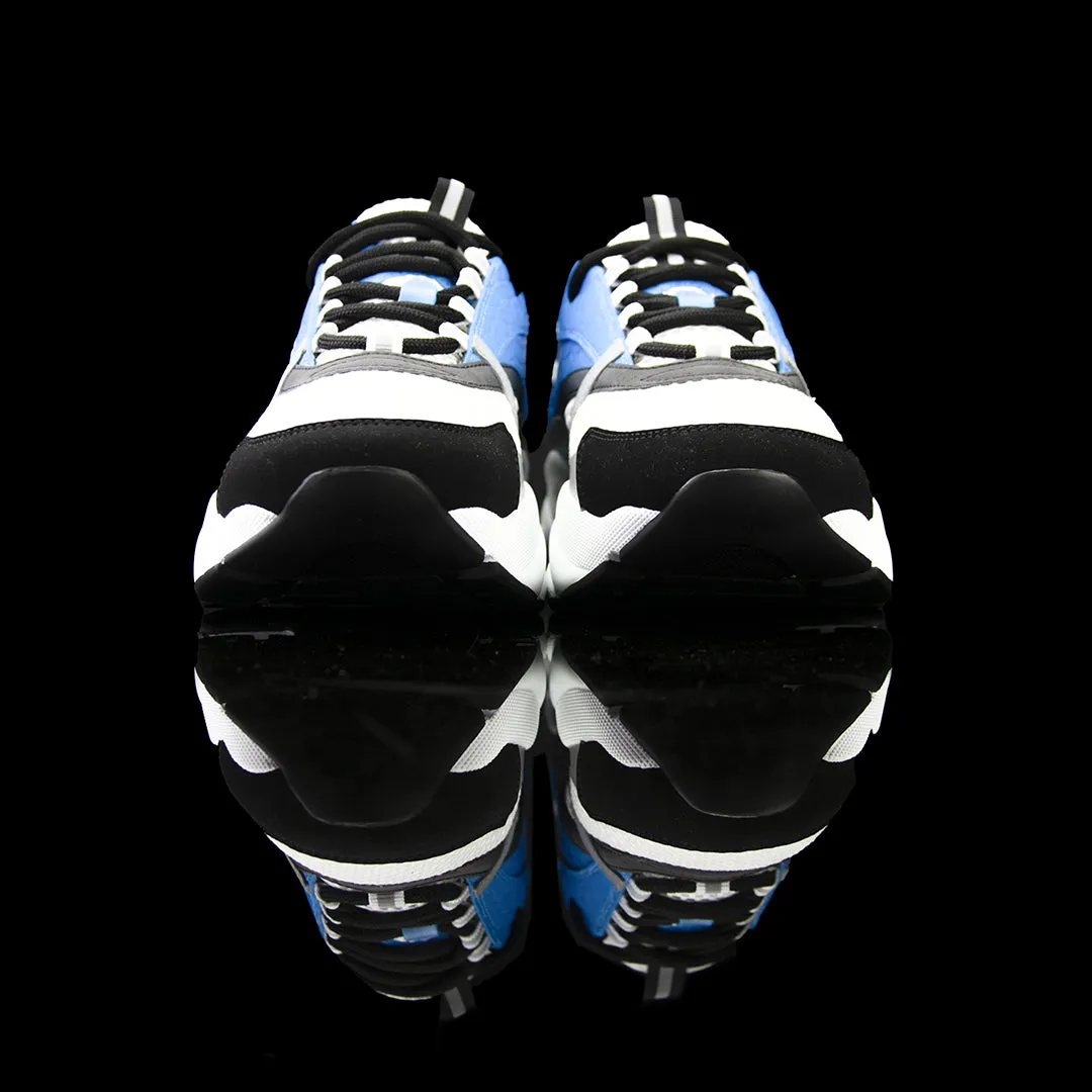B22 Crocodile Sneakers